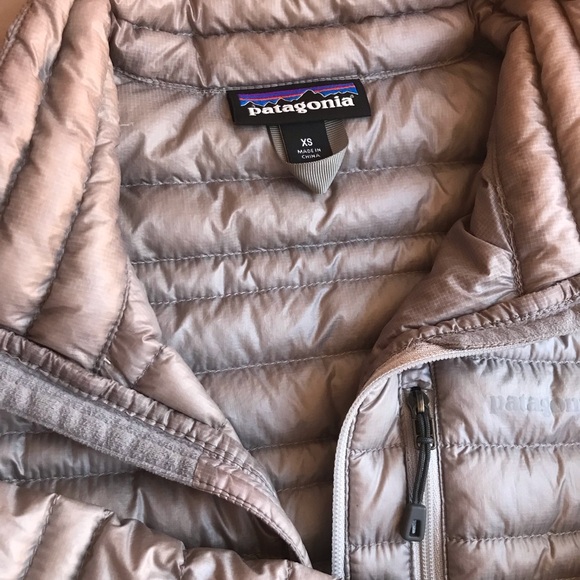 Patagonia Jacket Woman XS Ultralight Down Puffer Gray EUC - Picture 7 of 8